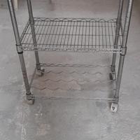 carrello con ruote