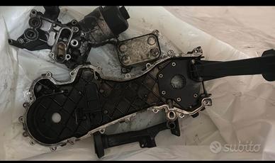 Carter distribuzione completo di pompa olio