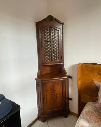 Angoliera in legno