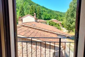 Rustico / Casale di 220 m² con più di 5 locali a F