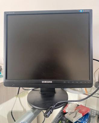 Monitor PC. 3 pezzi