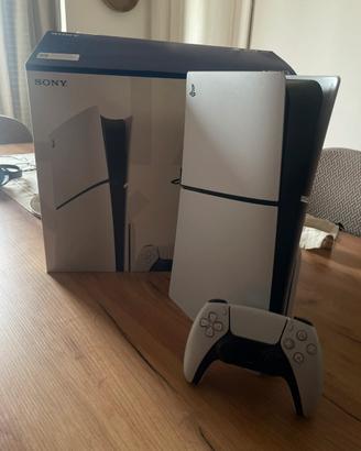 Ps5 Slim con disco 1TB.