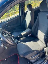 Sedili e bracciolo alfa 147