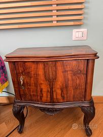 Comodino chippendale
