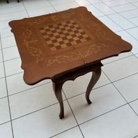 Tavolino a scacchiera