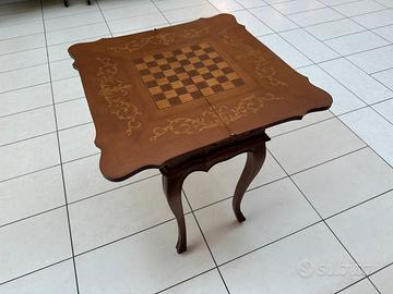 Tavolino a scacchiera
