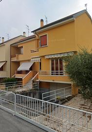 Coinquilino/a per stanza in villetta a schiera a C