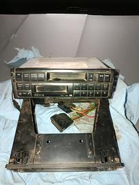 Vecchio lettore radio a cassette Philips 22 DC 720
