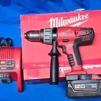 Trapano Milwaukee a percussione a batteria V28 PD

