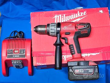 Trapano Milwaukee a percussione a batteria V28 PD
