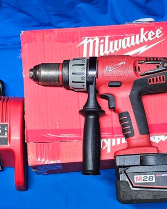 Trapano Milwaukee a percussione a batteria V28 PD
