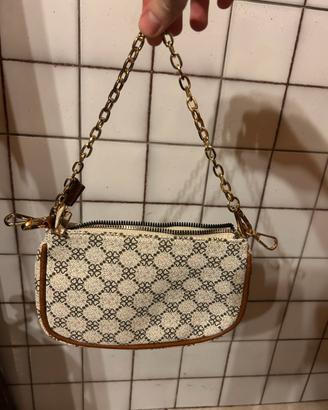 Pochette con catenella