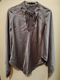 Blusa Cachi Imperial – Manica Larga e Laccio