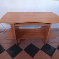 regal scrivania PC computer