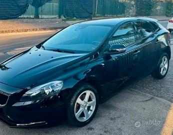 volvo v40 d2 start stop. valuto ( altre)