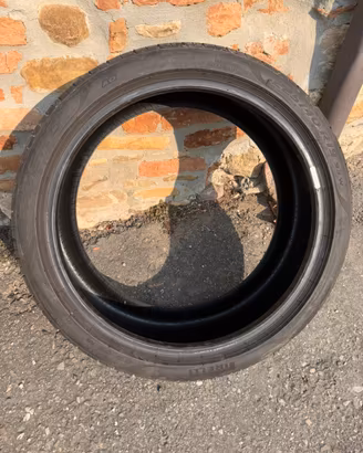 treno di gomme Pirelli Pzero 225 40 R19 93W