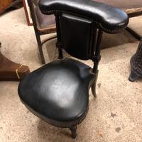 Poltroncina voyeur antica