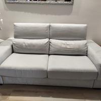 DIVANO 2 POSTI CON POGGIAPIEDI ESTRAIBILE