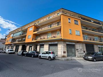 Via Sturzo-131 mq con cantina e box auto di 12mq