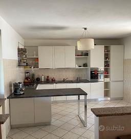 CUCINA componibile con elettrodomestici