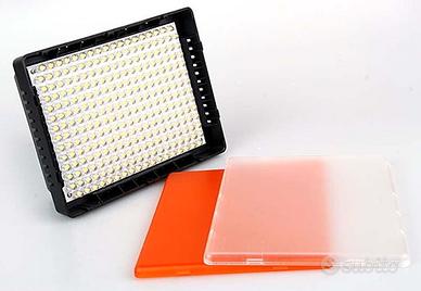 Faretto Led W260 2200Lux 5.6K/3.2K GRATIS