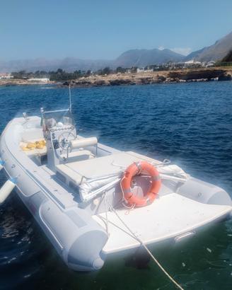 Gommone master 7,20 magnum con motore da 220 CV