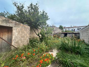 Casa Indipendente da ristrutturare a Pirri