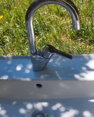 lavabo bagno  completo di rubinetto 