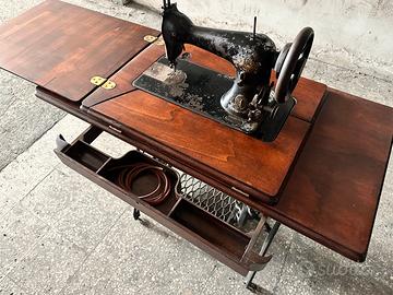 STORICA MACCHINA DA CUCIRE SINGER RESTAURATA
