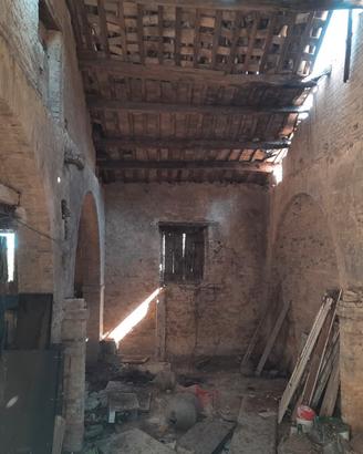 Rustico dell 800 con 1000mq edificabili