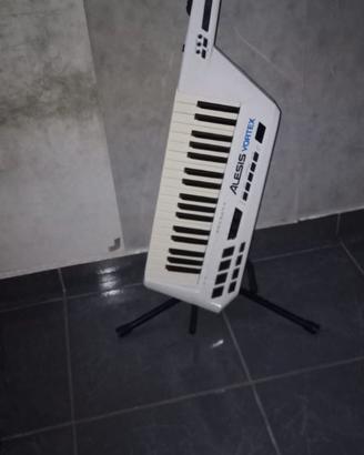 Alesis Vortex mk1 con Behringer Toro