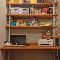 Scrivania più poltrona