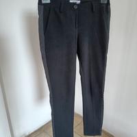 Pantaloni neri con dettaglio in raso