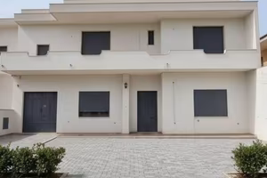 Casa indipendente di 308 m² con più di 5 locali e 