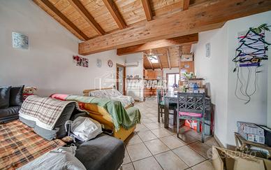 SPAZIOSO TRE LOCALI CON TERRAZZO!!!