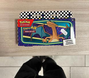 Pokémon Astuccio Charizard + 2 Buste  sigillato