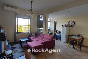 TRILOCALE RISTRUTTURATO E AMMOBILIATO