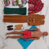 Ken Malibu, anni '70,  con abiti 