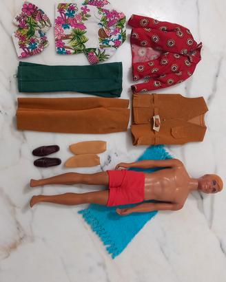 Ken Malibu, anni '70,  con abiti 