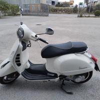 Vespa 300