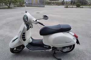Vespa 300