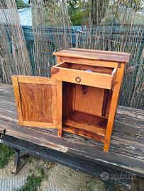 Comodini di legno fatto a mano