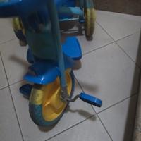 triciclo da passeggio 