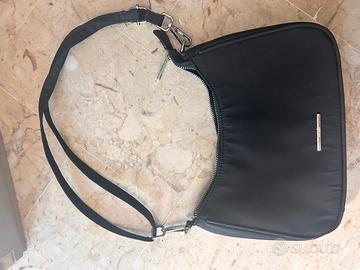 borsa nera Bershka