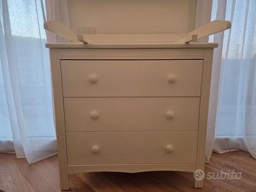 Comò "Lilli" di Erbesi in legno verniciato bianco