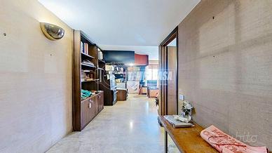 AMPIO TRILOCALE DI 166MQ IN CENTRO CON BOX