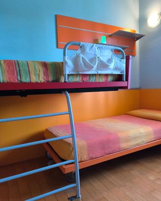Letto castello scorrevole con sistema ribaltamento