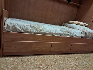 letto singolo in frassino. 