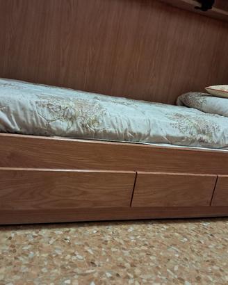 letto singolo in frassino. 