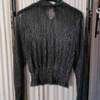 Top nero con pailettes